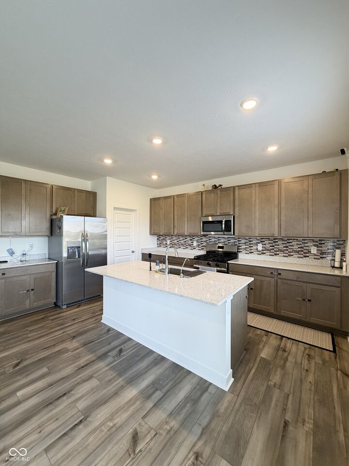 Property Photo: 1208 Taggart Way IN 46143