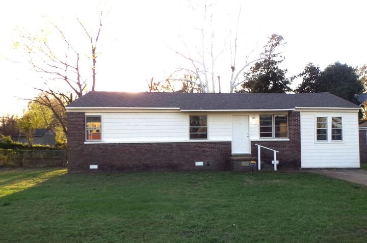 Property Photo:  5057 Gill Rd  TN 38109 