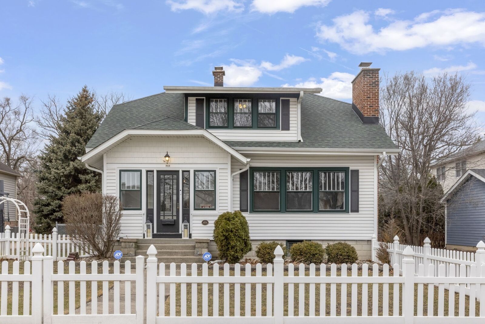 Property Photo:  312 S Maple Street  IL 60143 