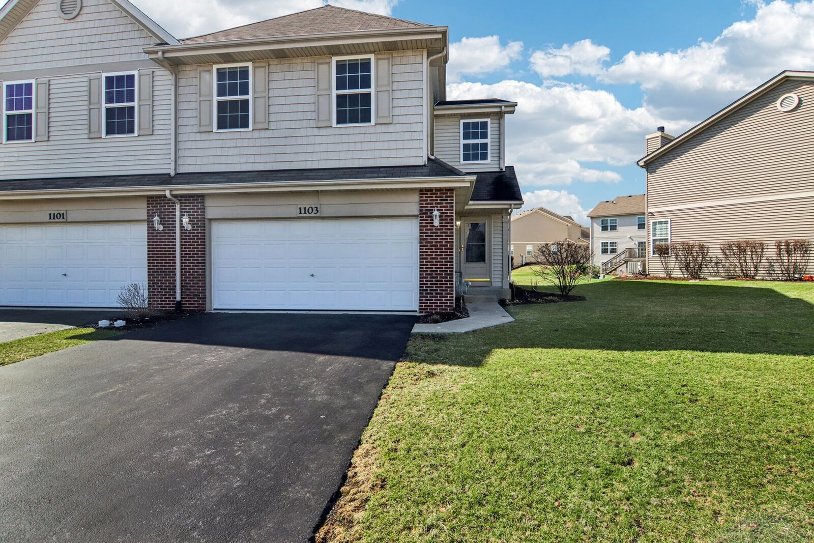 Property Photo: 1103 Kingsley Drive IL 60446