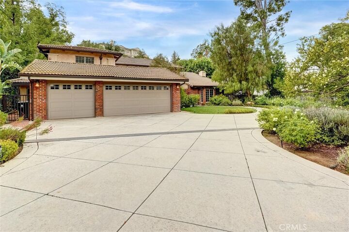 Property Photo: 4751 Topeka Drive CA 91356