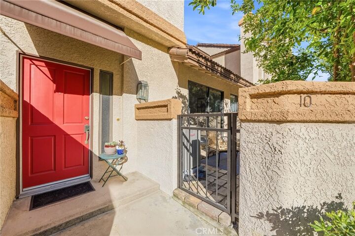 Property Photo:  10 Deerpath  CA 91766 