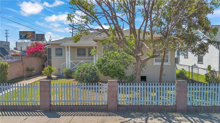 Property Photo:  1018 E 73rd  CA 90001 