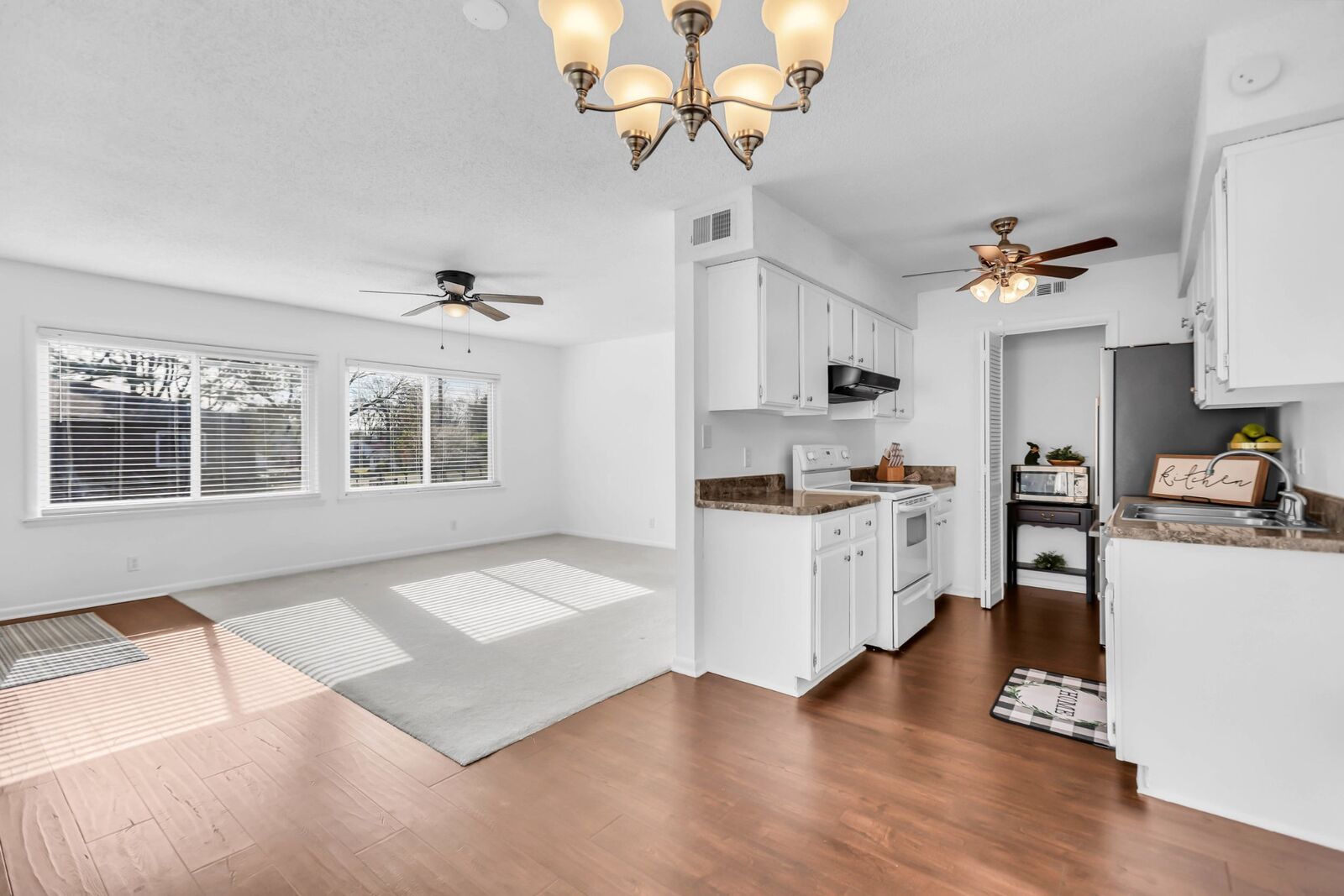 Property Photo:  250 Donna Dr 4D  TN 37075 