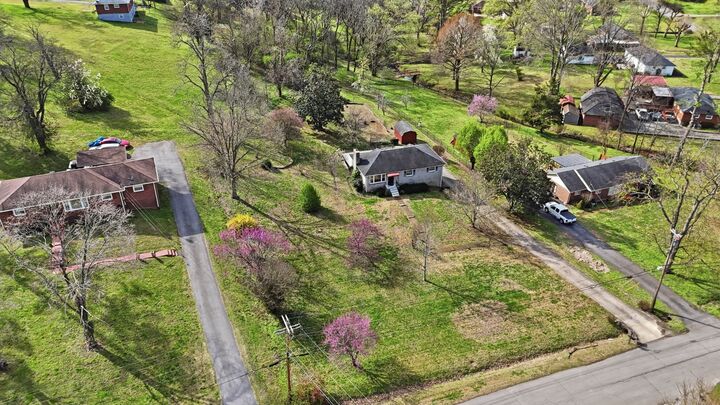 Property Photo:  3921 Banbury Dr E  TN 37207 