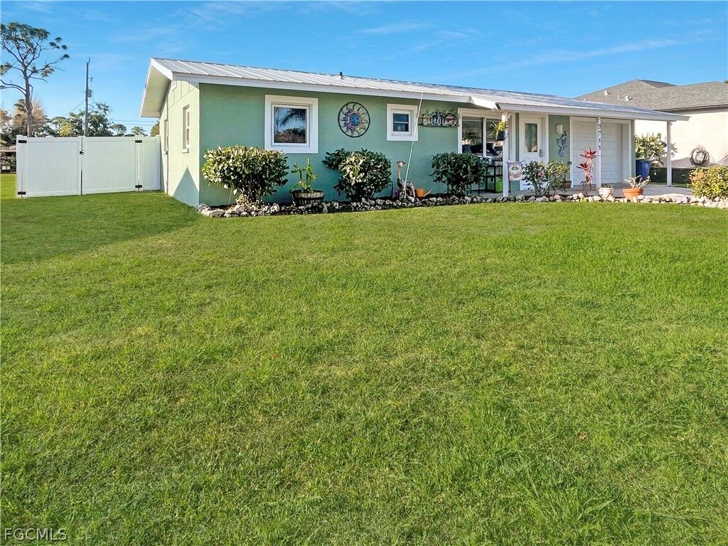 Property Photo: 3711 Tangelo Drive FL 33956