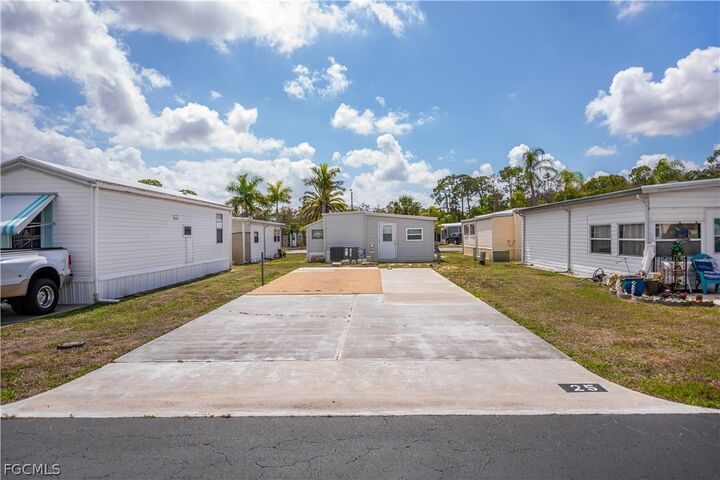 Property Photo:  25 La Fonda Lane  FL 33903 