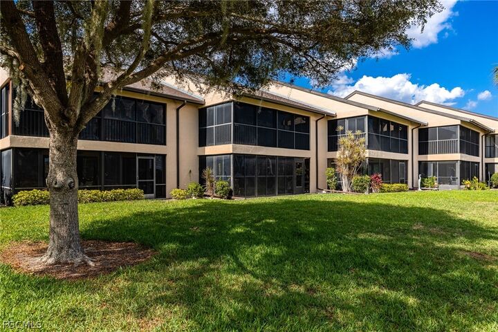 Property Photo:  15448 Admiralty Circle 9  FL 33917 