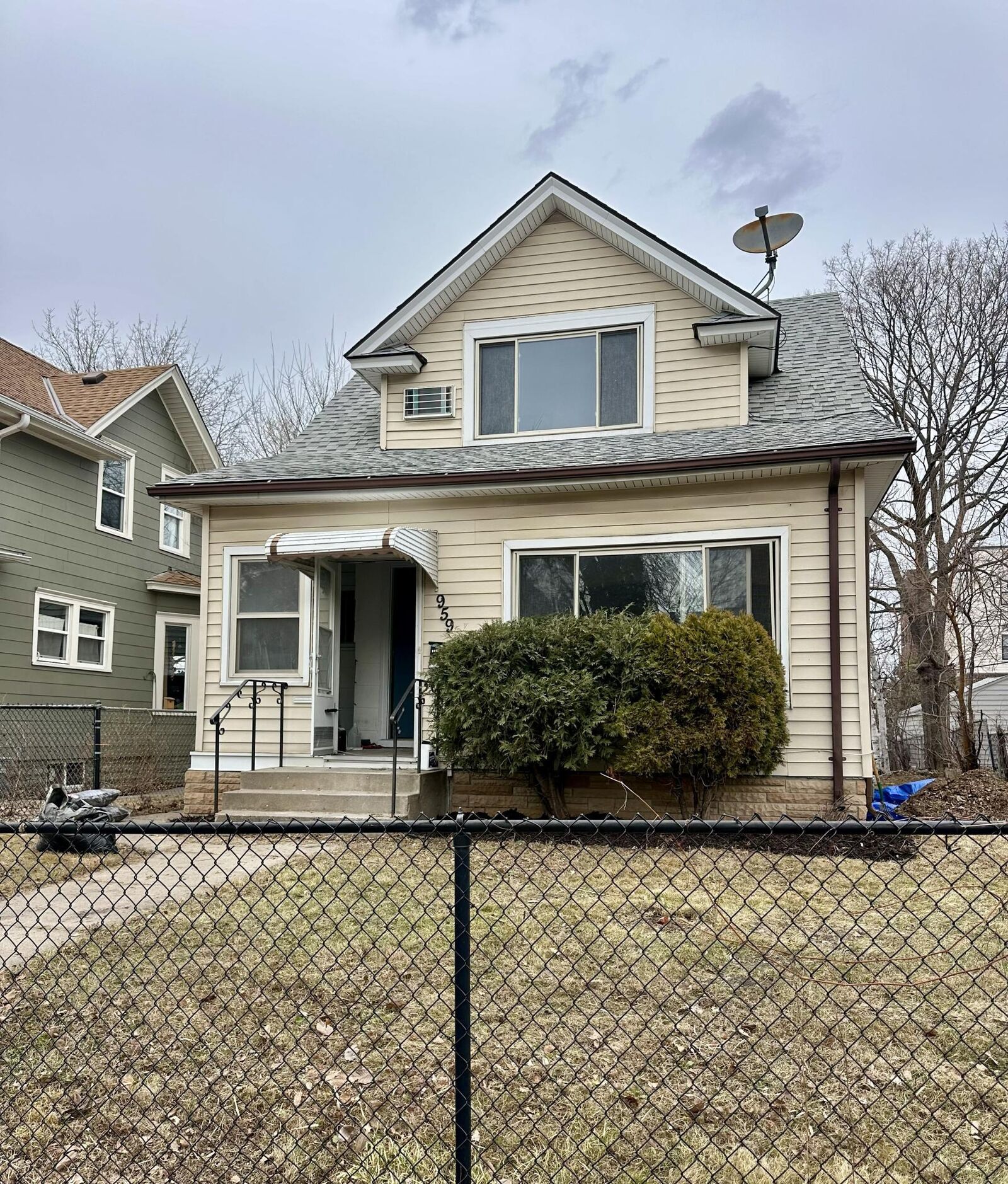 Property Photo:  959 Carroll Avenue  MN 55104 