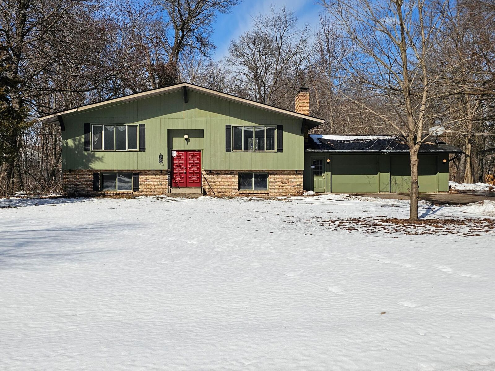 Property Photo: 9211 168th Avenue NE MN 55025