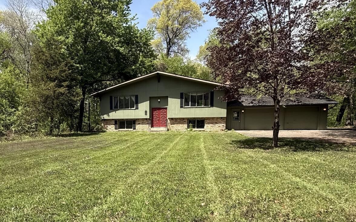 Property Photo: 9211 168th Avenue NE MN 55025