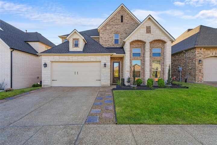 Property Photo:  1705 Prestwick Lane  TX 75119 