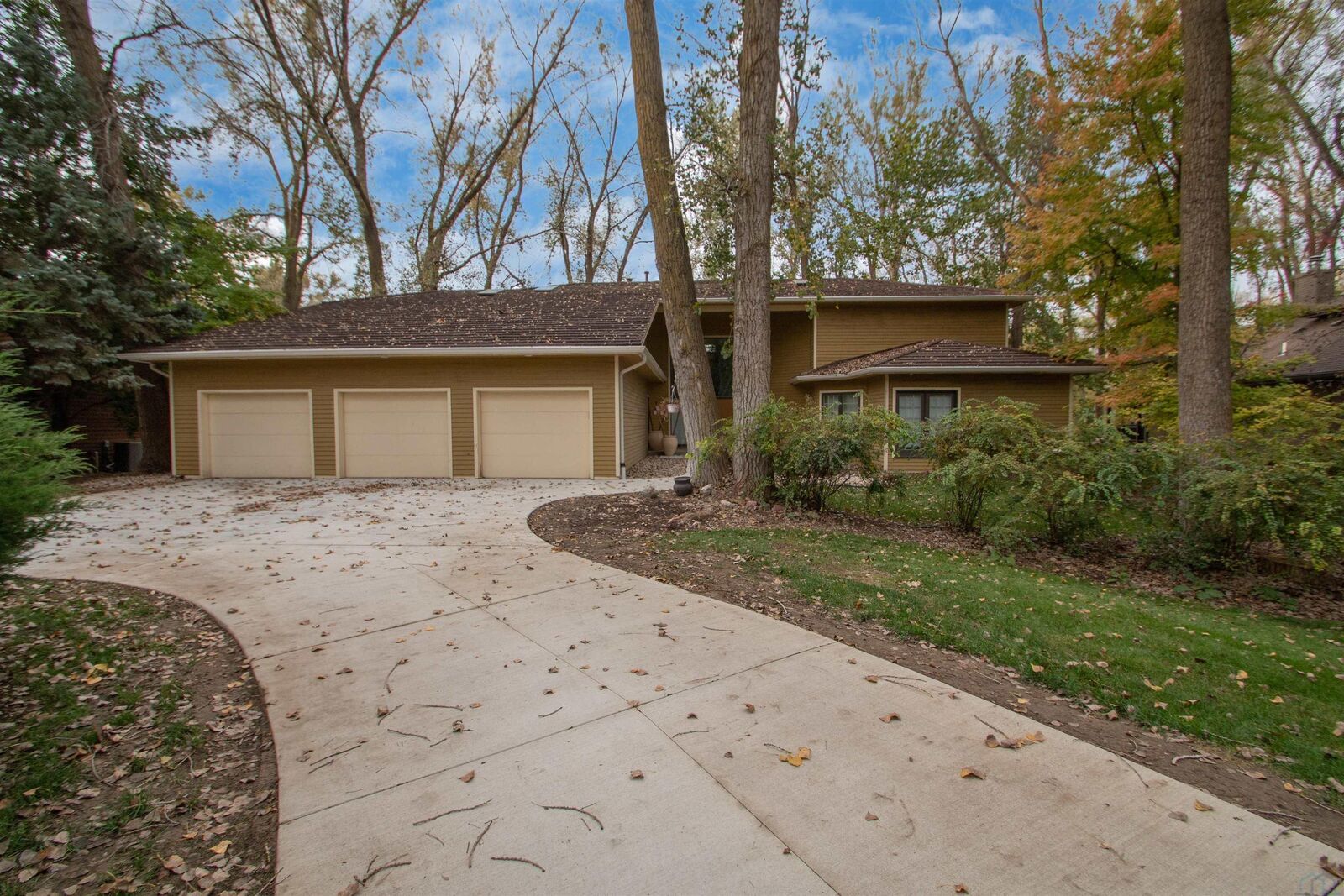 Property Photo:  652 E Sawgrass Trail  SD 57049 