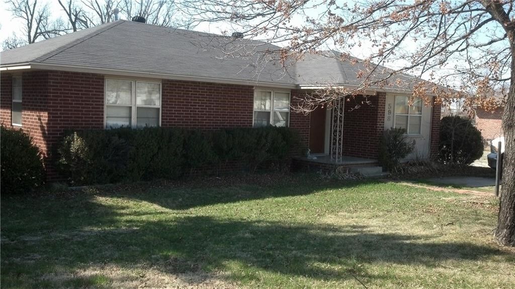 Property Photo:  598 N 40th Street  AR 72762 