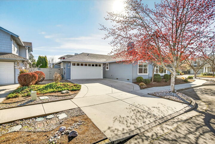 Property Photo:  471 Williamson Way  OR 97520 