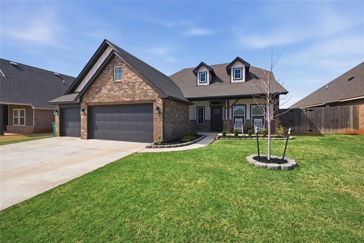 Property Photo:  18437 Austin Place  OK 73012 