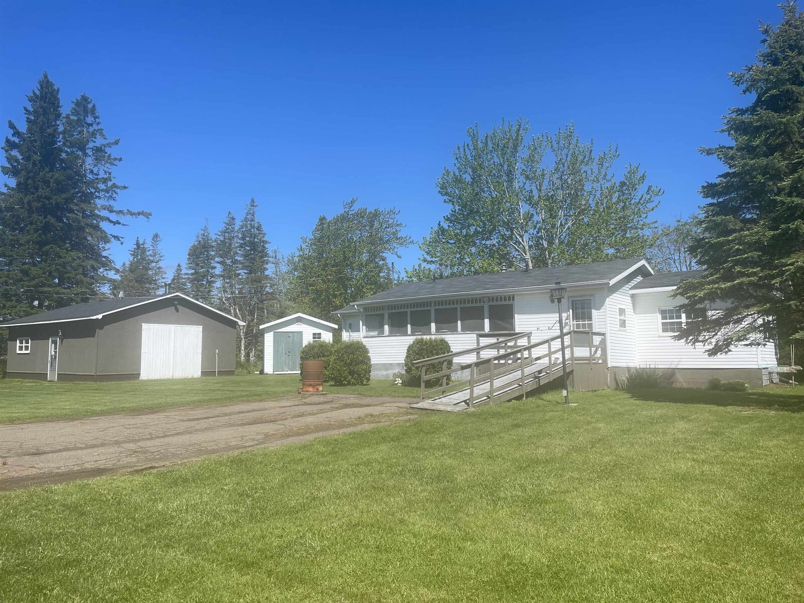 Property Photo: 383 Ellerslie Road PE C0B 1J0