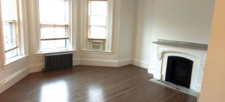Property Photo:  387 Beacon St 4  MA 02116 