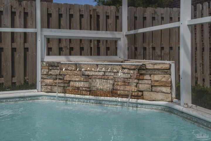 Property Photo: 1200 Autumn Breeze Cir FL 32563