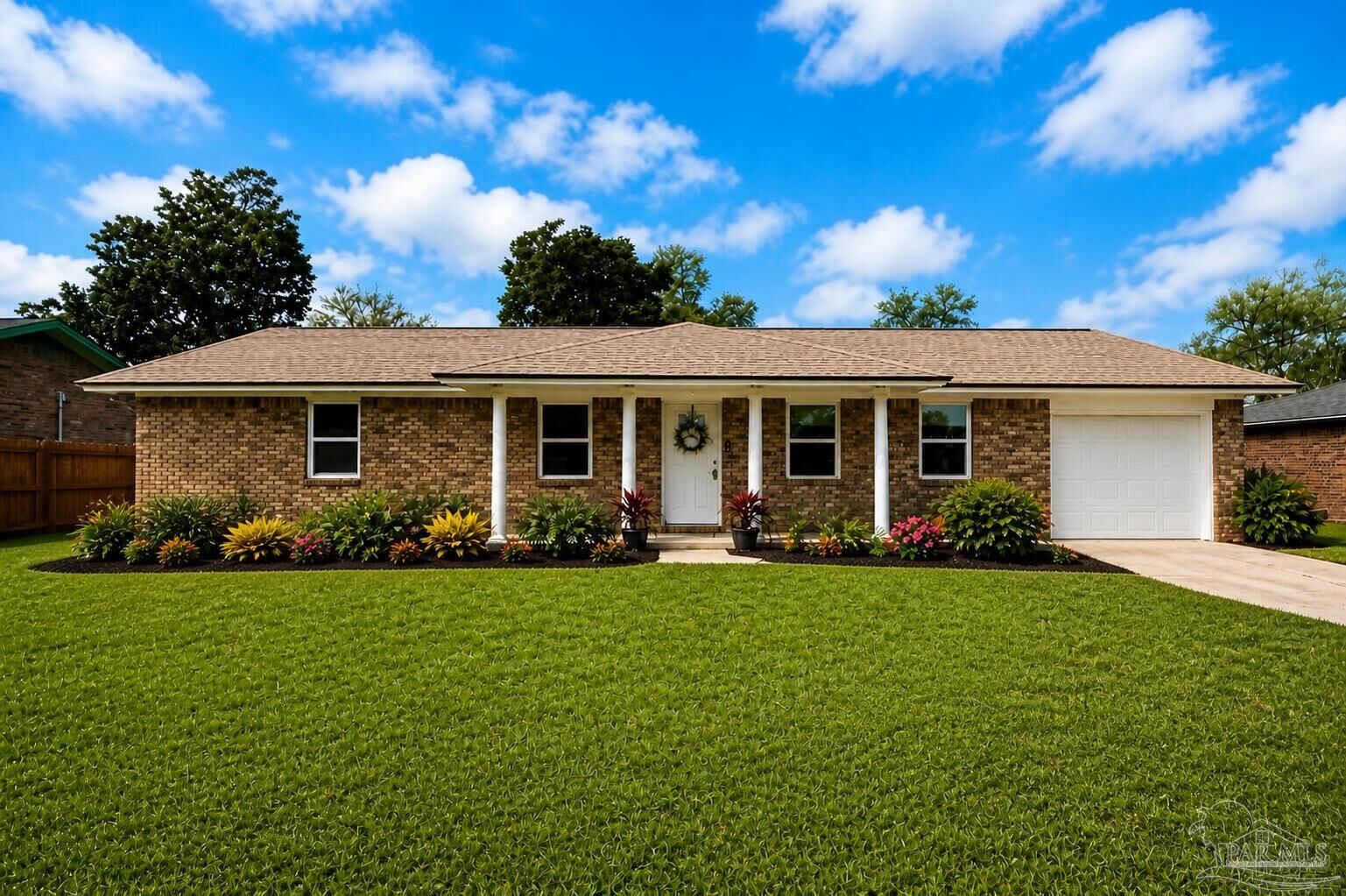 Property Photo:  8179 Sedgefield Dr  FL 32507 