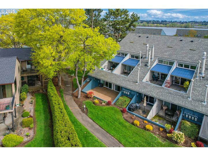 Property Photo:  198 N Hayden Bay Dr  OR 97217 