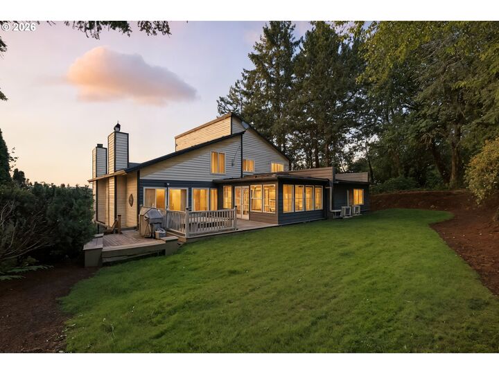 Property Photo:  9838 SE Clatsop St  OR 97266 