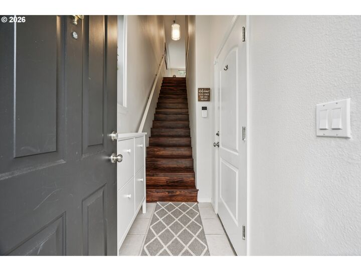 Property Photo:  4818 SW 2nd Ct  OR 97239 