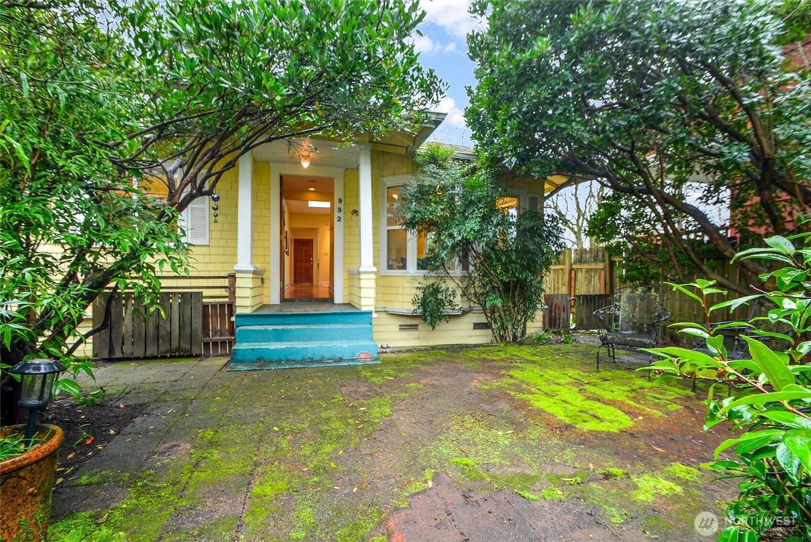 Property Photo: 932 21st Avenue WA 98122