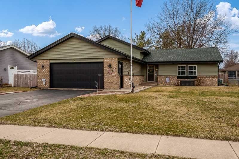 Property Photo: 1019 Bunting Drive IL 61115