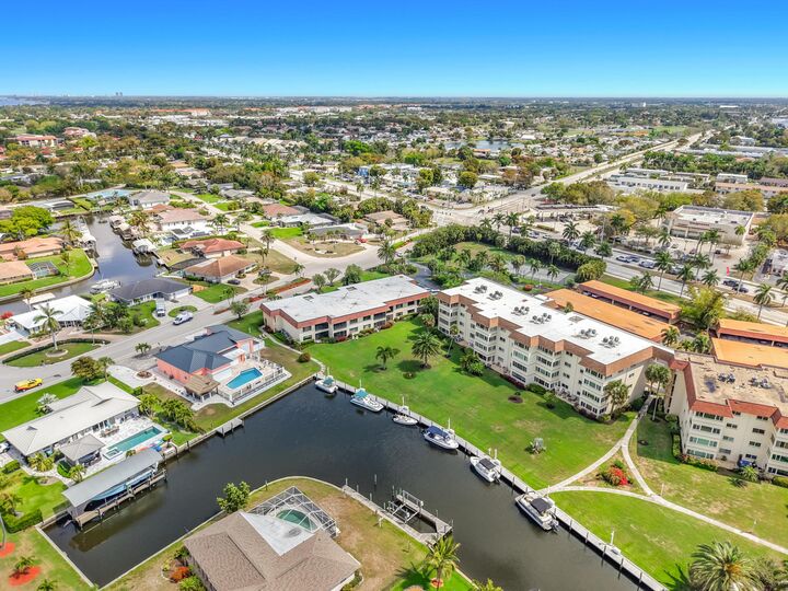 Property Photo:  4277 Mariner Way 218  FL 33919 