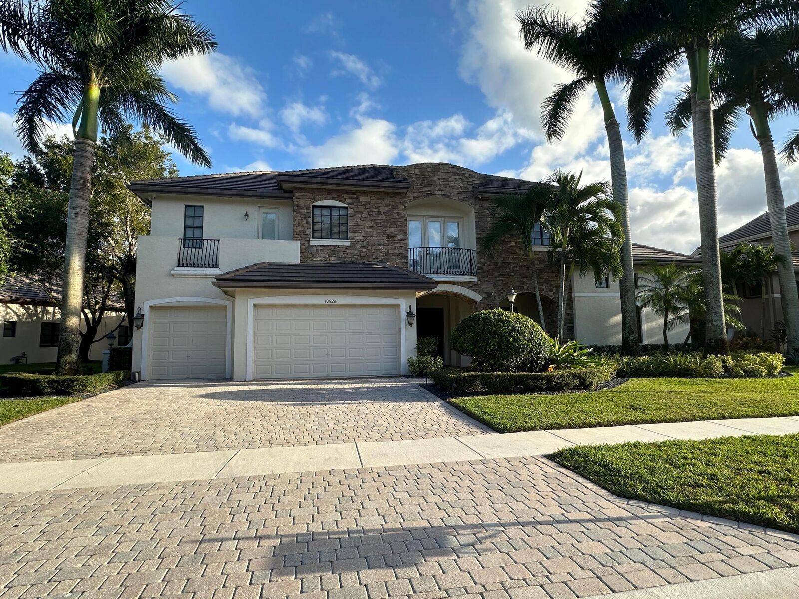 Property Photo: 10526 Versailles Boulevard FL 33449