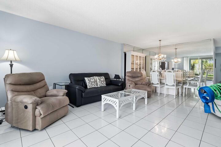 Property Photo:  1024 SE 5th Avenue 107  FL 33004 