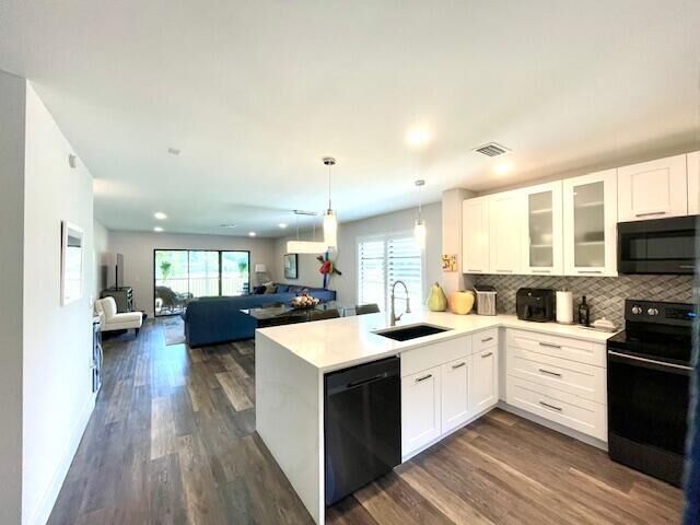 Property Photo:  5 Stratford Drive E D  FL 33436 