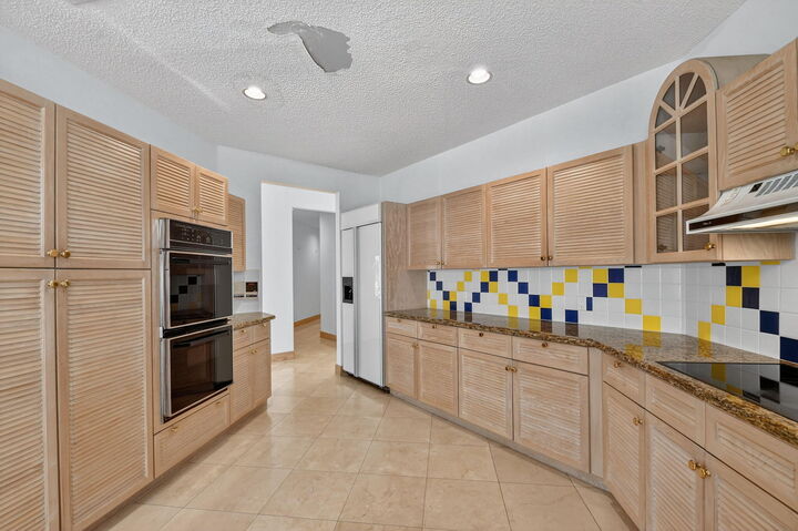 Property Photo: 1711 Breakers West Boulevard FL 33411