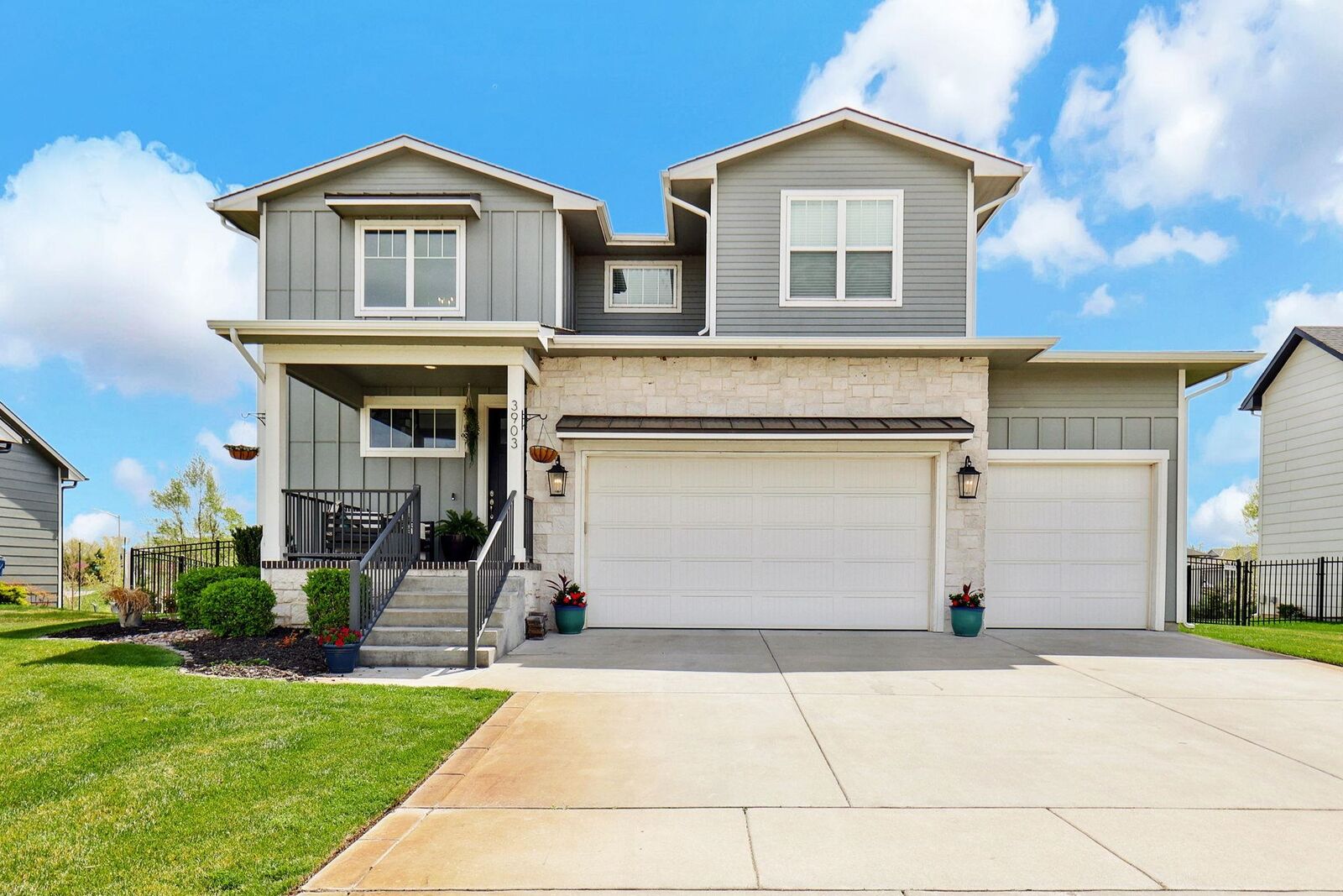 Property Photo: 3903 N Estancia Ct KS 67205