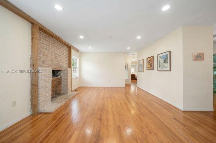 Property Photo:  512 Mendoza Ave  FL 33134 