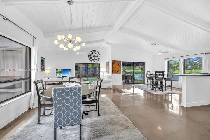 Property Photo: 211 SW 87th Ter FL 33324