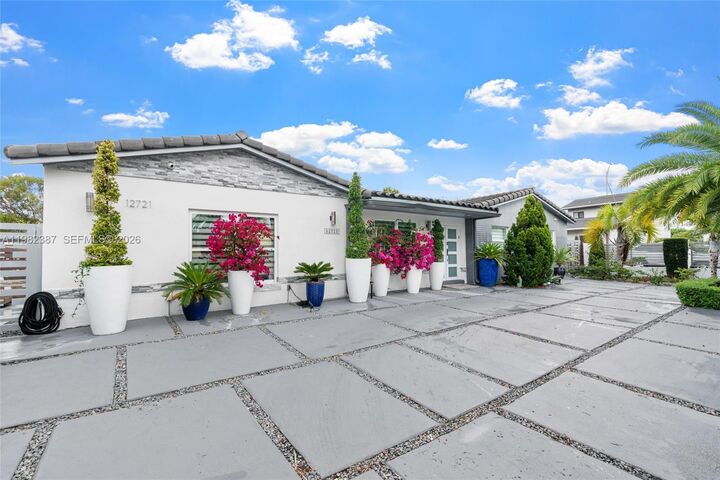 Property Photo: 12721 SW 47th St FL 33175