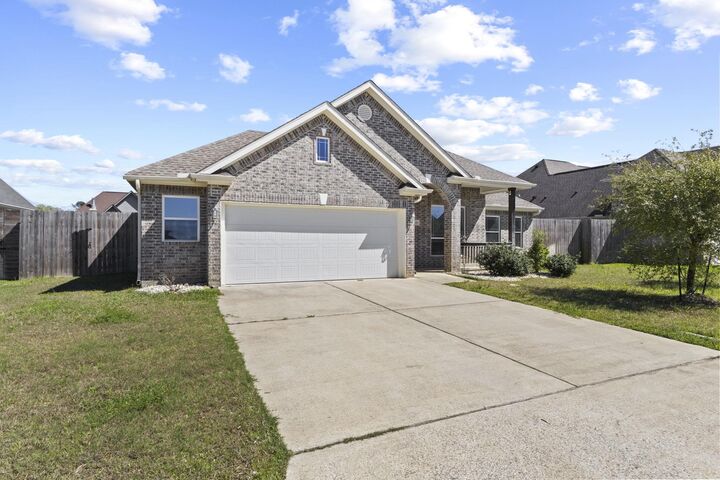 Property Photo: 1350 Miss Kyndall TX 77657