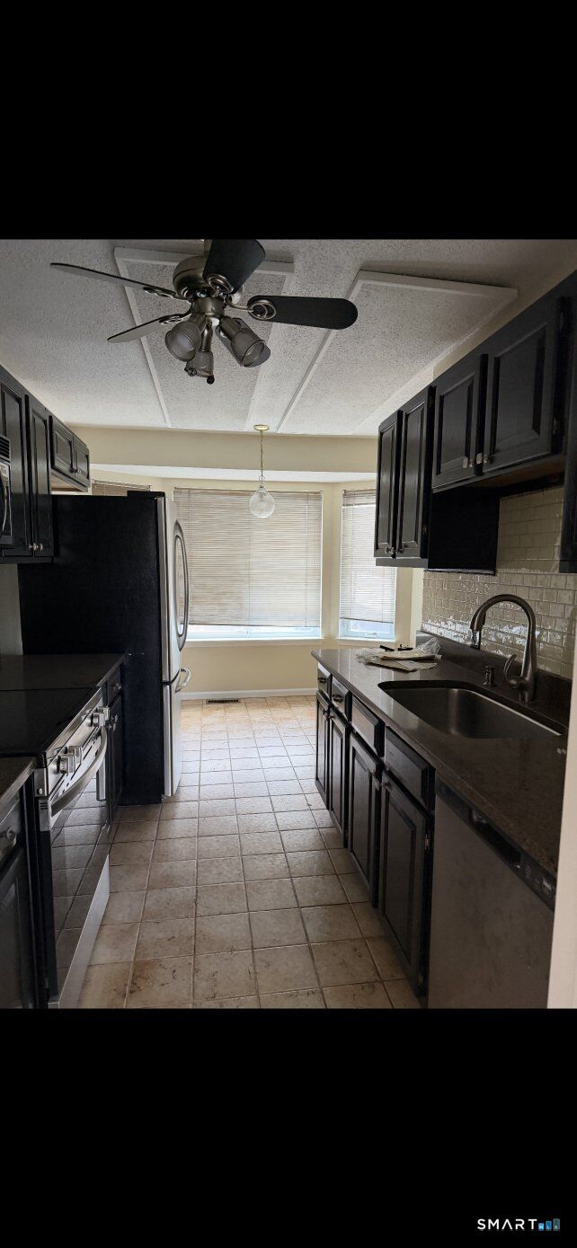Property Photo: 1611 Washington Boulevard Apt 1 CT 06902