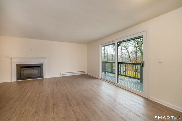 Property Photo:  20 Harbour Village A  CT 06405 