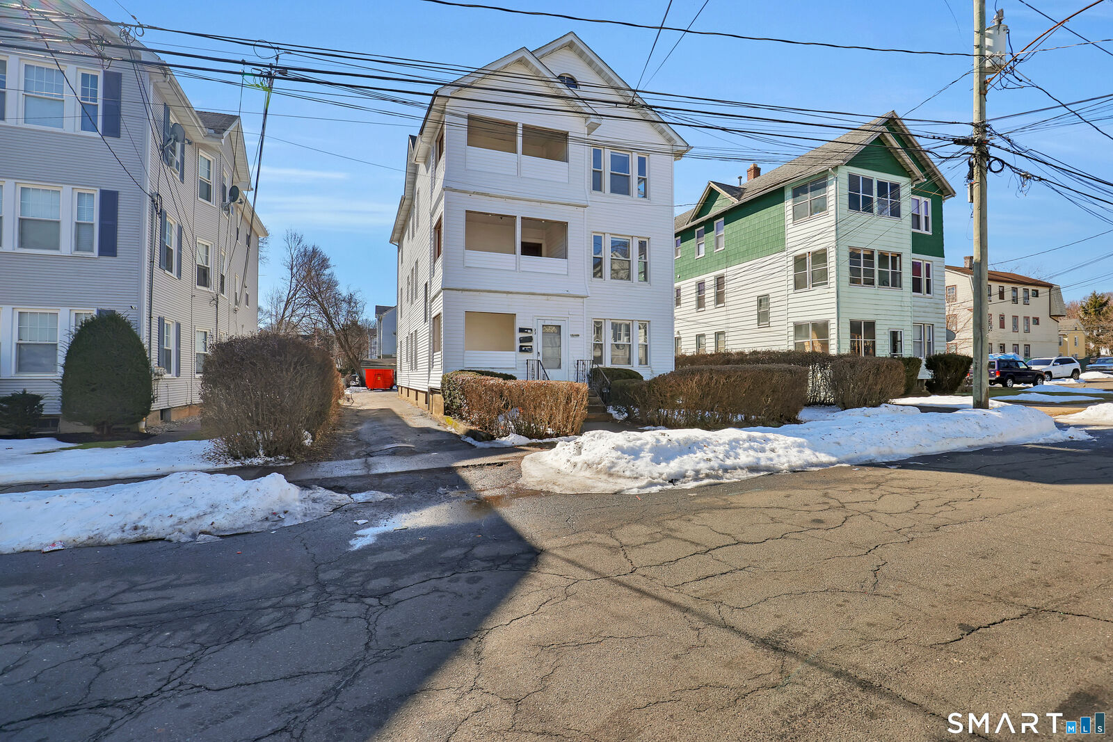Property Photo:  23 Day Street 2  CT 06051 