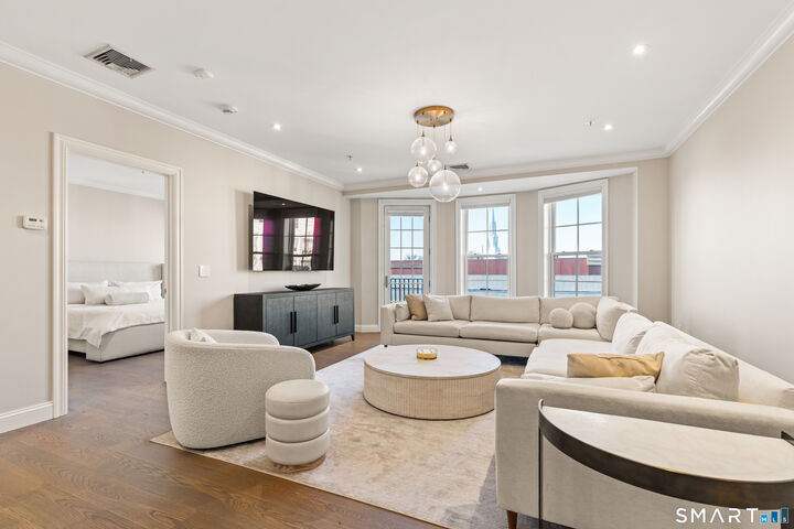 Property Photo:  85 Memorial Road Apt 411  CT 06107 