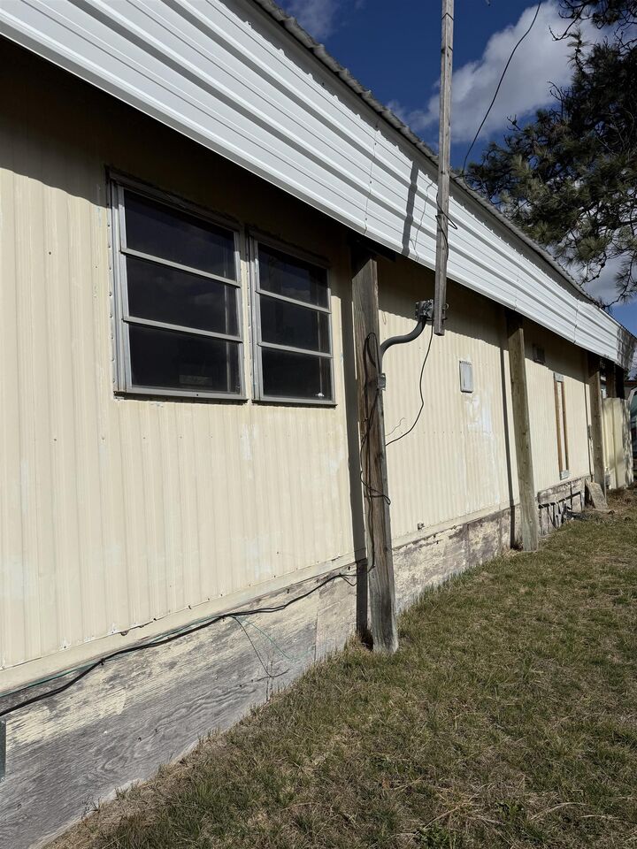 Property Photo:  40414 Newport Hwy 43  WA 99009 