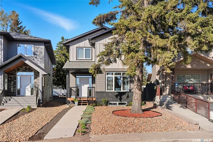 Property Photo: 1601B 9th Avenue N SK S7K 2Z9