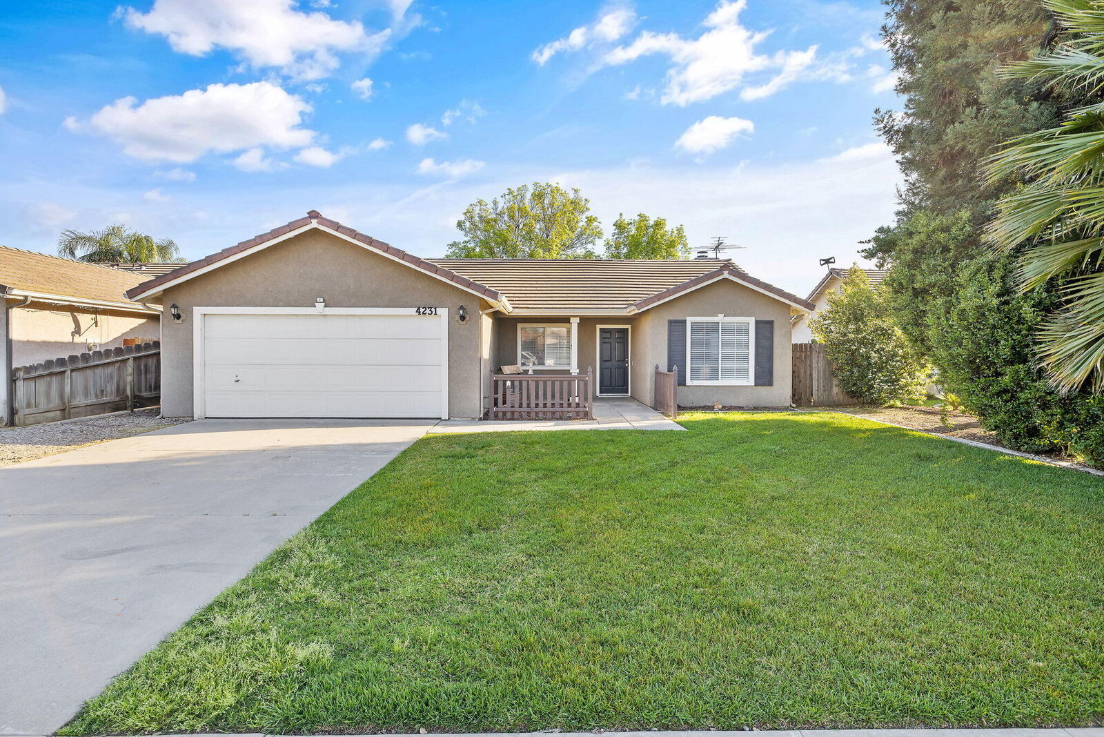 Property Photo: 4231 E Paradise Avenue CA 93292