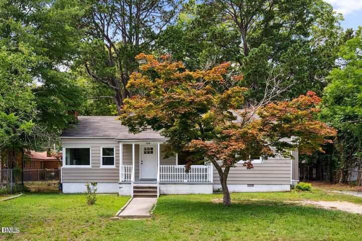 Property Photo: 208 Fairview Avenue SW NC 27893