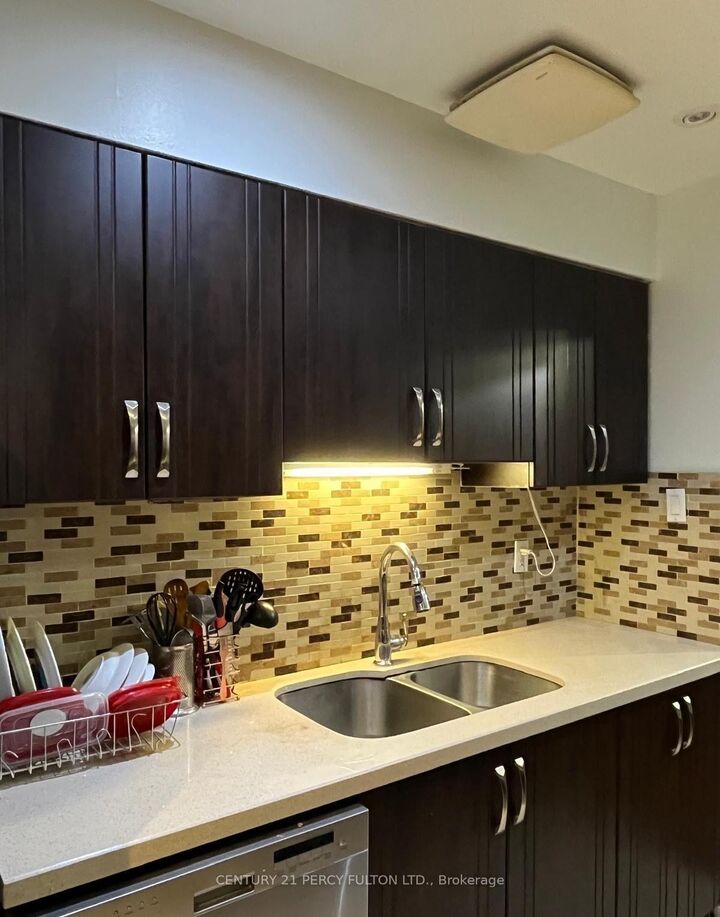 Property Photo: 301 Prudential Drive 1712 ON M1P 4V3