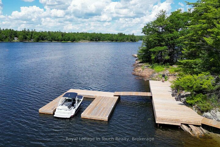 Property Photo: 2 Island 880 N/A ON L0K 1S0
