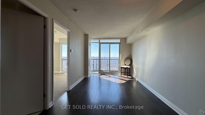 Property Photo: 5 Valhalla Inn Road 2708 ON M9B 1B0